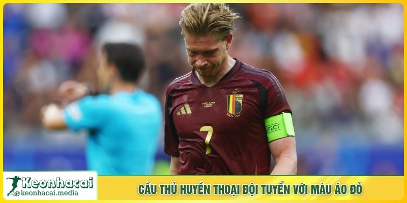 Cầu thủ huyền thoại đội tuyển với màu áo đỏ